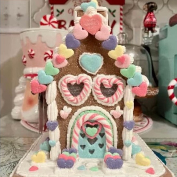LOVE & CUPCAKES Pastel Valentine’s LightUp Conversation Hearts Gingerbread House - Picture 2 of 3